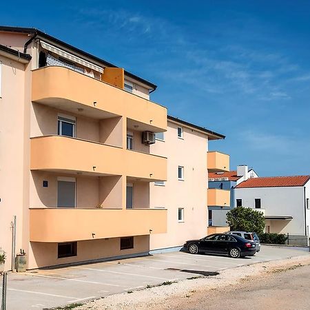 Apartment Frlan Ližnjan Екстериор снимка