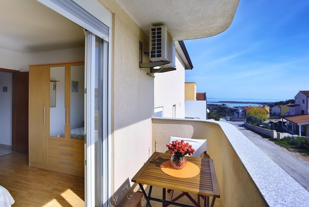 Apartment Frlan Ližnjan Екстериор снимка