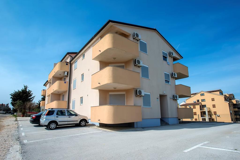 Apartment Frlan Ližnjan Екстериор снимка